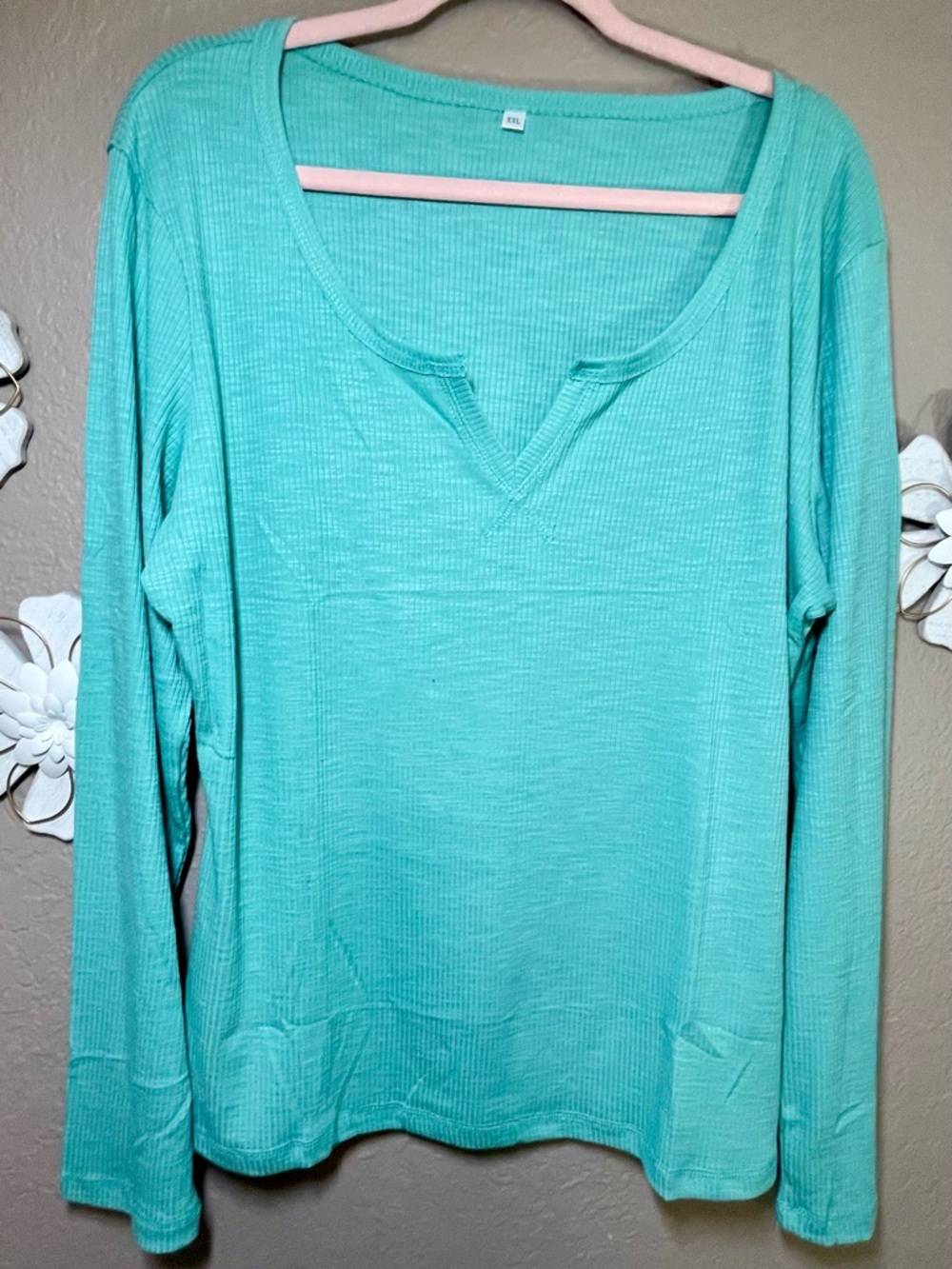 Women’s plus size XXL Long Sleeve V-neck Shirt - Soft Green Lightweight fabric